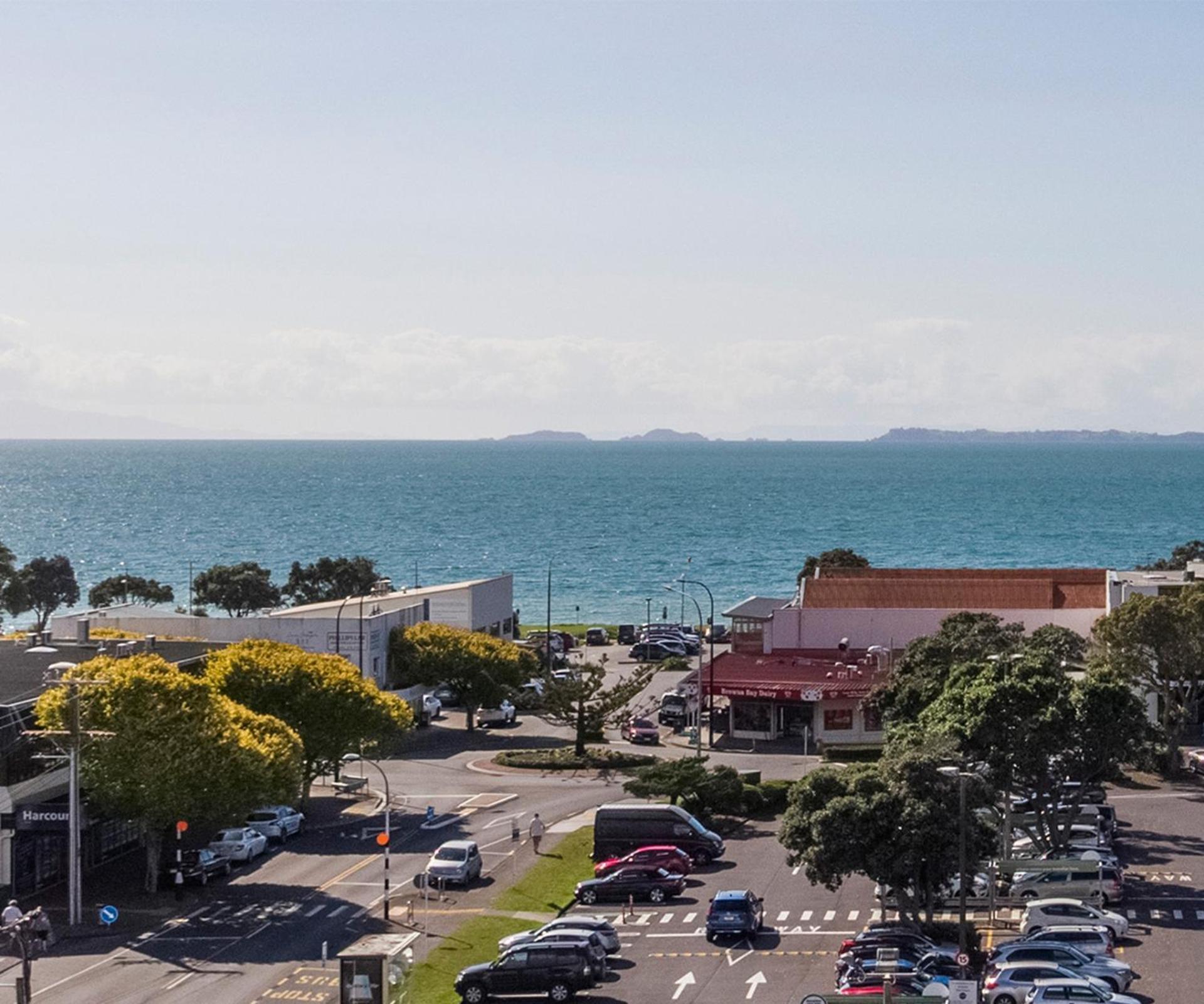 7Br 3Bh Beach Escape. 2 Min To Browns Bay Beach オークランド エクステリア 写真